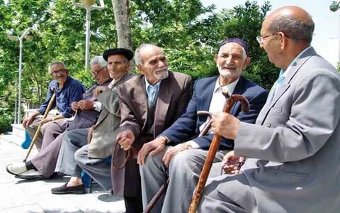 رسانه | وقتی زندگی سالمندان به یک عدد گره می‌خورد؛ حکایت پشت‌پرده‌ یک پیامک بانکی