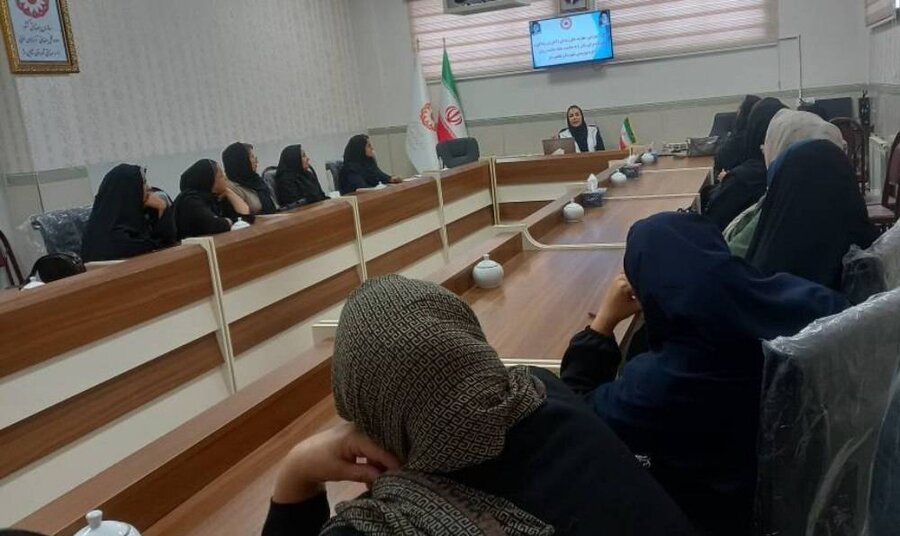 برگزاری کارگاه آموزشی «مهارت‌های زندگی» برای زنان سرپرست خانوار در بهزیستی شاهین‌دژ