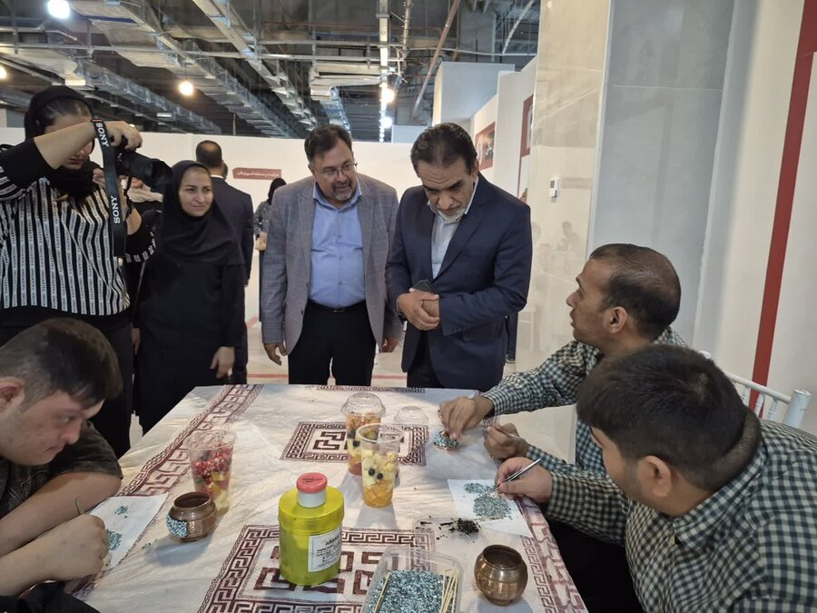 افتتاح  اولین نمایشگاه ملی عکس اتیسم در کرمان