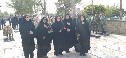 آذر- شرقی