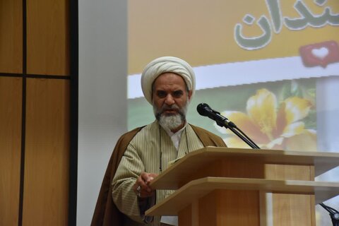 آذر- شرقی