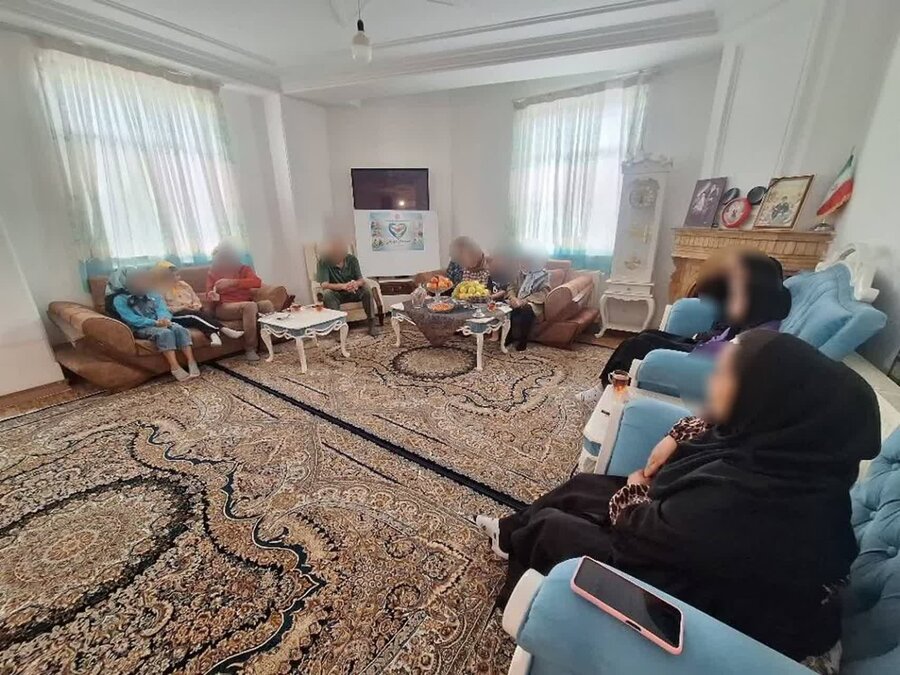 پیوندی به وسعت دو نسل؛ حضور سالمندان در مرکز درخشان امام رضا(ع)