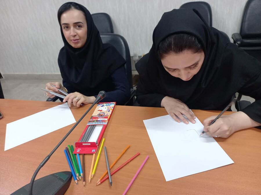 «دوباره کودک شو»؛ جایی که کارکنان بهزیستی ساوجبلاغ به دنیای کودکی برگشتند