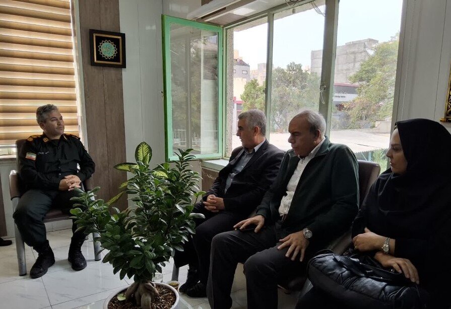 دیدار رئیس بهزیستی شهرستان تبریز با فرمانده کلانتری شماره ۱۵ نیروی انتظامی تبریز