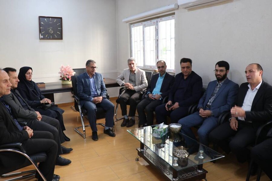 لبخند کودکان شیرخوارگاه مهر ارومیه در هفته ملی کودک با حضور مسئولان