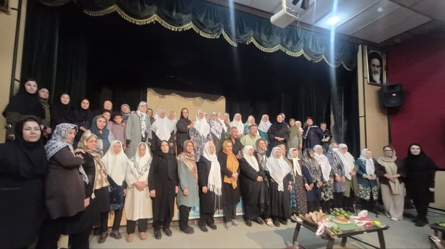 جشن روز سالمند و نمایشگاه آثار مرکز سالمندان مهرپویا برگزار شد