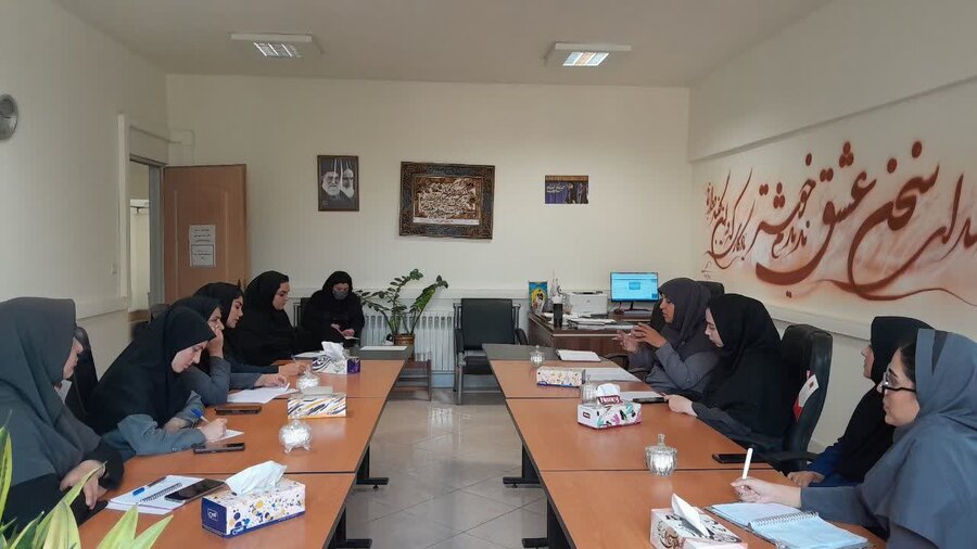 جلسه توجیهی مسئولین مراکز مثبت زندگی شهرستان بوئین‌زهرا برگزار شد