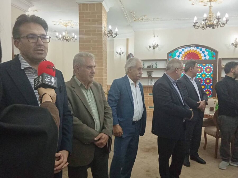 افتتاح کافه رستوران «فرزانگان» در شهر وحیدیه همزمان با روز جهانی سالمند