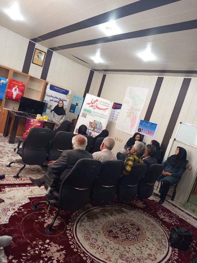 آذر- شرقی