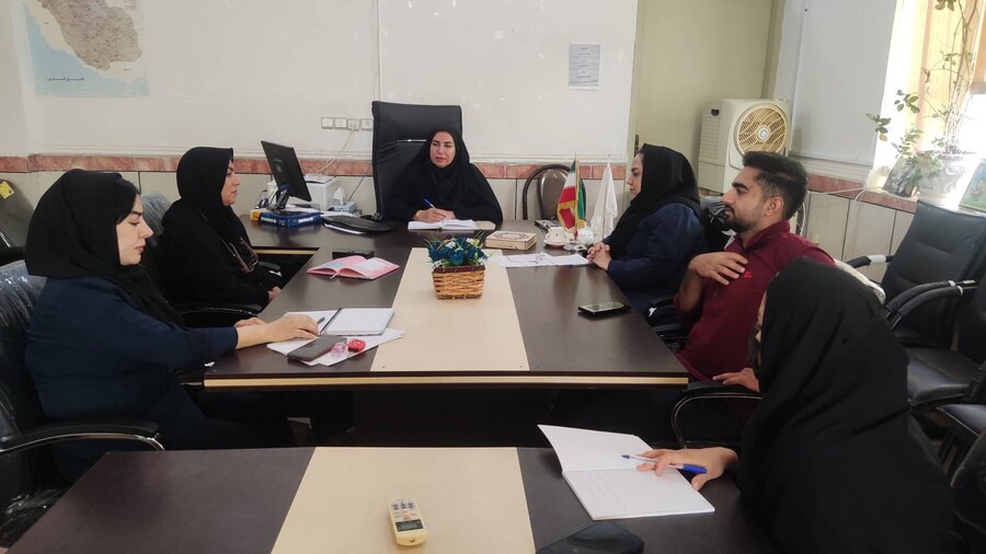 قیروکارزین|نشست بررسی عملکرد مراکز خدمات بهزیستی قیروکارزین با هدف ارتقای سطح خدمات‌رسانی و پایش سامانه‌ها