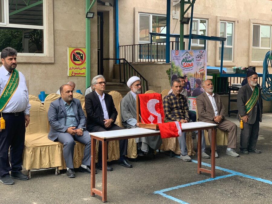اسلامشهر | آیین پرچم‌گردانی گنبد حرم مطهر امام حسین (ع) در مرکز نگهداری سالمندان فرشتگان فجر آسمانی با محوریت طرح سلام‌محله