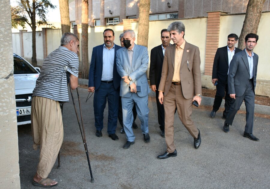 حضور نماینده مجلس در بهزیستی