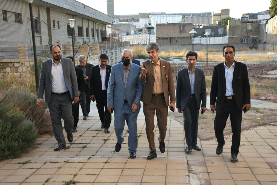 حضور نماینده مجلس در بهزیستی
