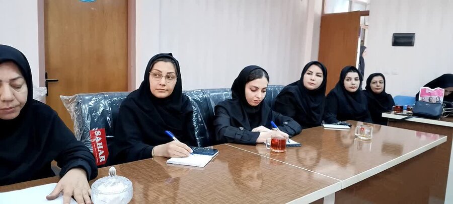 آذر- شرقی