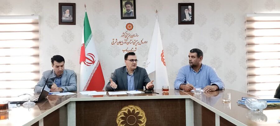 آذر- شرقی