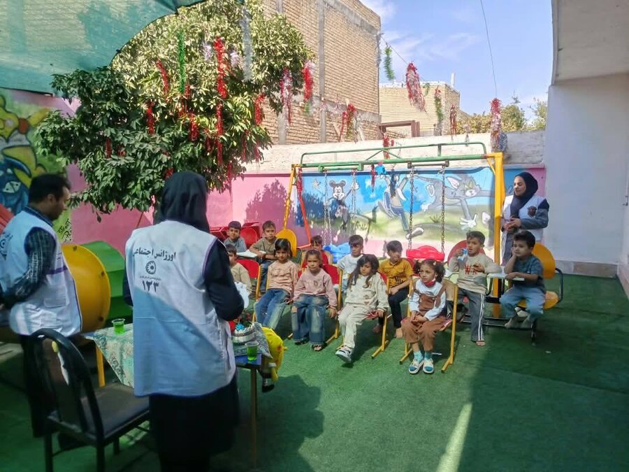 ارسنجان|حضور اورژانس اجتماعی در مهدکودک و پیش دبستانی ستارگان، به مناسبت روز جهانی کودک