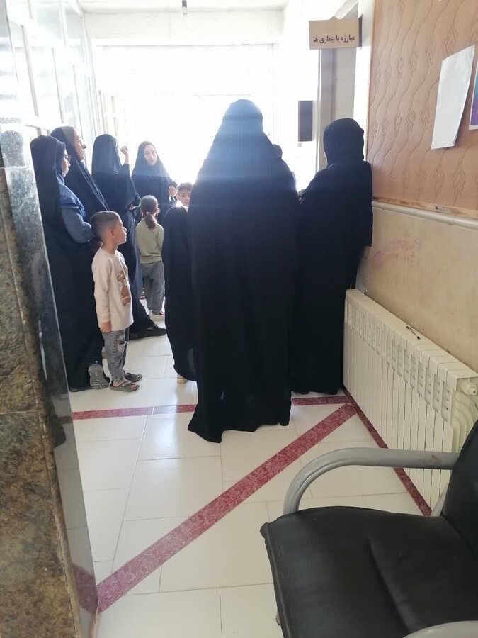 اجرای طرح غربالگری بینایی و شنوایی کودکان در محله مهرآباد شهر مهردشت 