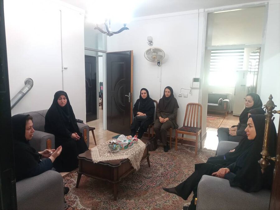 بازدید مدیرکل دفتر امور زنان و خانواده استانداری گیلان از خانه‌های سلامت و تلاش