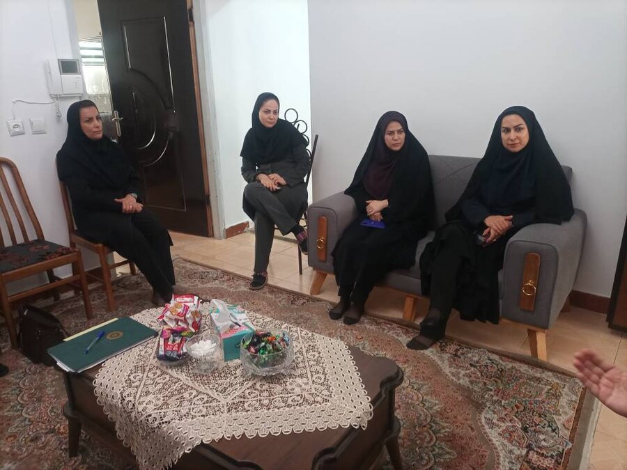 بازدید مدیرکل دفتر امور زنان و خانواده استانداری گیلان از خانه‌های سلامت و تلاش