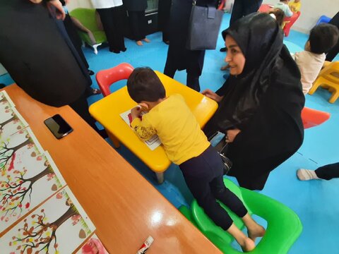 آذر- شرقی..