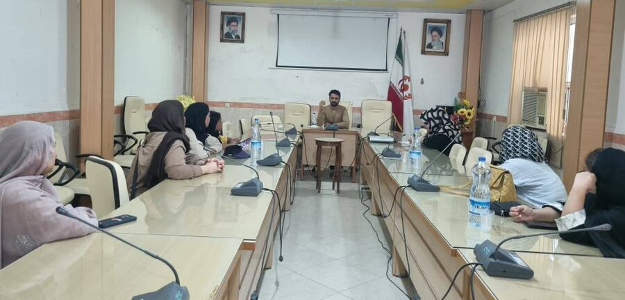 بندرلنگه | برگزاری کارگاه آموزش زندگی خانواده با موضوع فرزندپروری