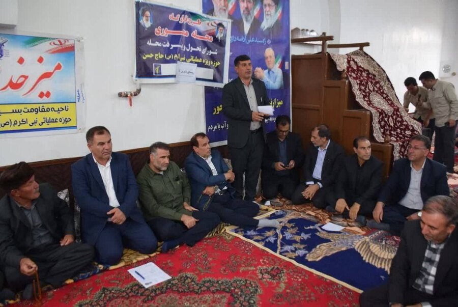 برگزاری میز ارتباطات مردمی و محله محور مسئولان شهرستان میاندوآب به مناسبت گرامیداشت روز ملی روستا و عشایر