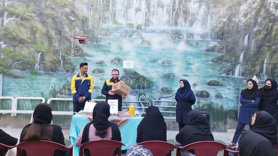 فیروزآباد |گرامیداشت روز جهانی پست در مرکز توانبخشی و حرفه آموزی شفق فیروزآباد؛ پیوند توانخواهان با دنیای ارتباطات