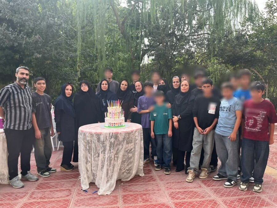 جشنی به رنگ لبخند و امید؛ دورهمی صمیمانه فرزندان بهزیستی ساوجبلاغ به مناسبت روز ملی کودک