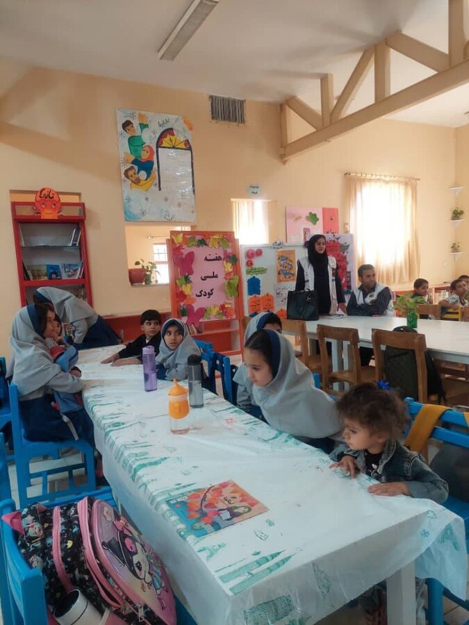 ارسنجان|برگزاری کارگاه آموزشی سلامت روان کودکان در کانون پرورش فکری همزمان با هفته ملی کودک و هفته سلامت روان