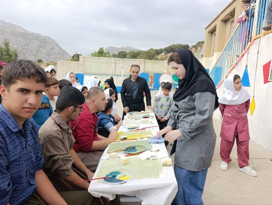 پایگاه هنر ویژه مددجویان بهزیستی در روستای قلعه‌جی سروآباد افتتاح شد