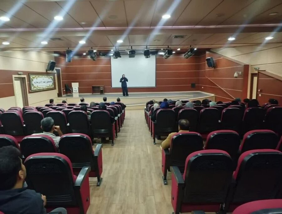 کارگاه آموزشی «سفر به دنیای نوجوانی» برای والدین کردستانی برگزار شد