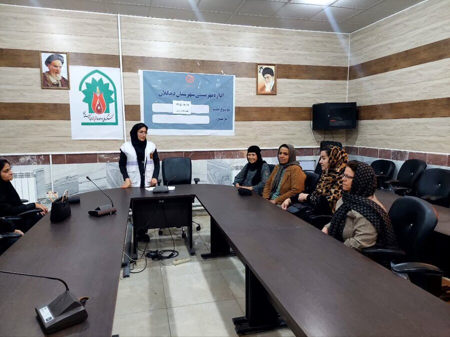 کارگاه آموزشی سلامت روان ویژه بانوان مددجوی بهزیستی در دهگلان برگزار شد