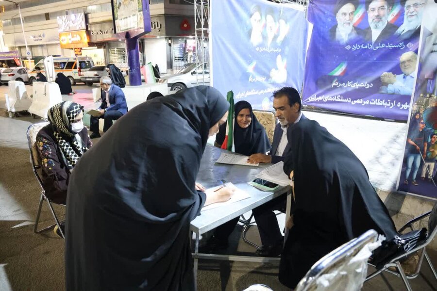 حضور مدیرکل بهزیستی استان کرمان  در «میز خدمت» میدان کوثر