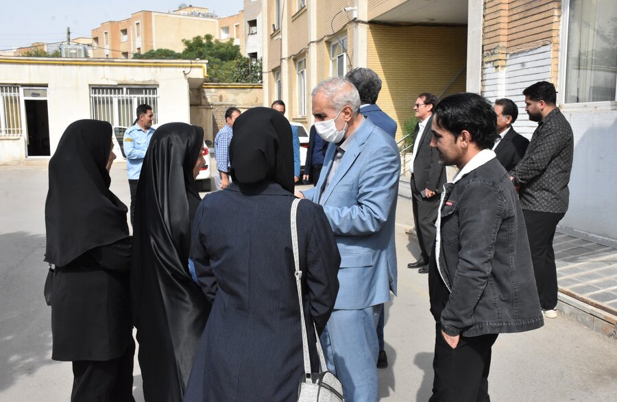 حضور 5ساعتۀ نماینده مجلس در بهزیستی