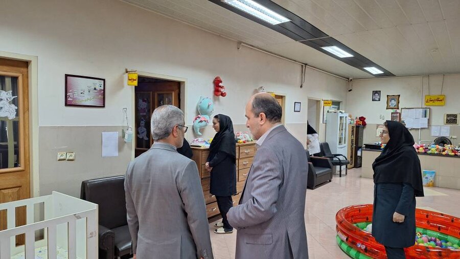 بازدید نماینده  رشت از شیرخوارگاه مهر