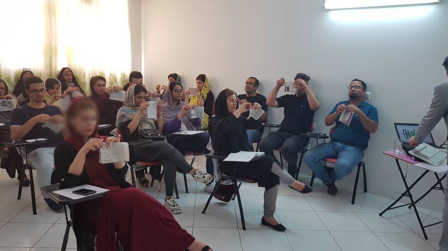 شیراز| برگزاری کارگاه آموزشی «تربیت جنسی کودکان» به مناسبت هفته سلامت روان در شیراز