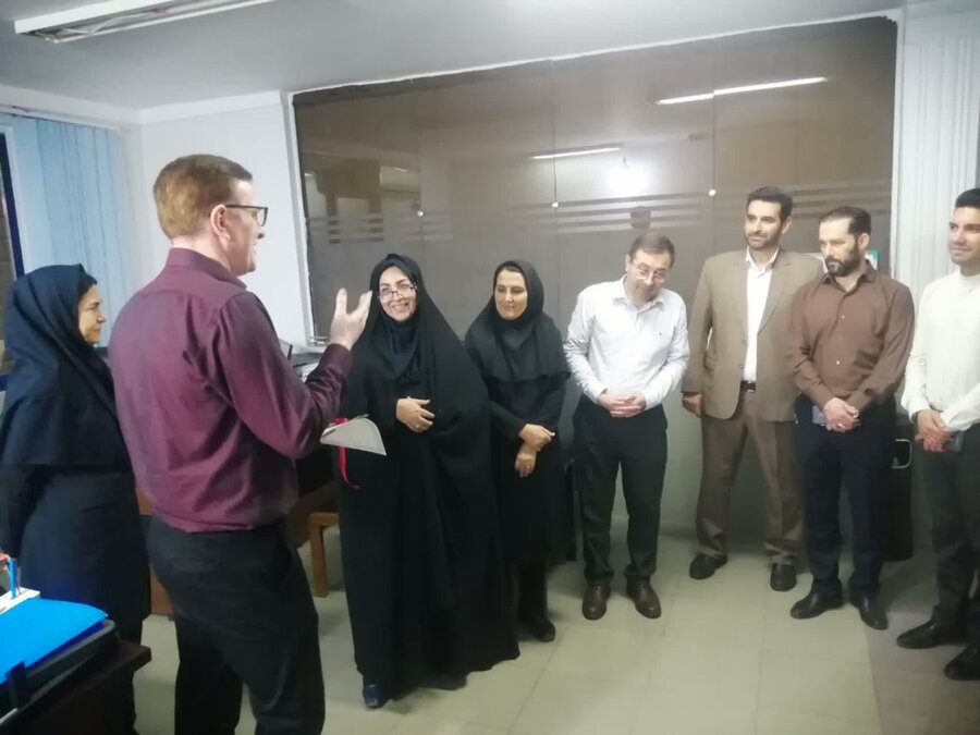 تجلیل مدیرکل بهزیستی گلستان از همکاران نابینا و کم‌بینا به مناسبت روز جهانی عصای سفید