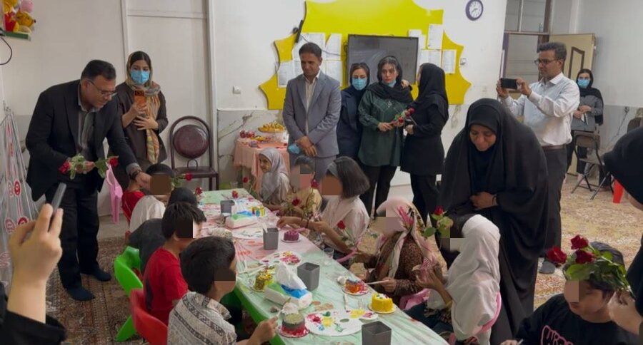 برگزاری جشن هفته ملی کودک برای فرزندان خانواده‌های تحت پوشش بهزیستی اهواز