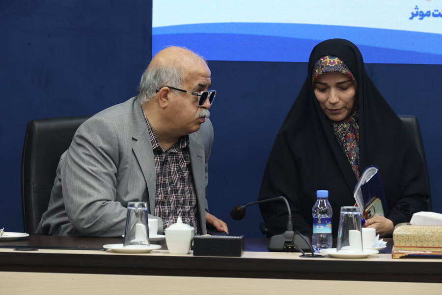 نشست صمیمی رئیس سازمان بهزیستی کشور با تشکل های نابینایان