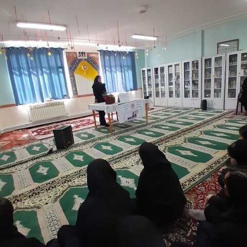 آذر- شرقی....