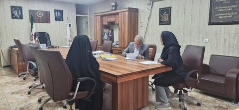 شهریار | تکریم ارباب‌رجوع و پیگیری بی‌واسطه مطالبات جامعه هدف؛ برپایی میز خدمت و ملاقات چهره‌به‌چهره رئیس اداره بهزیستی