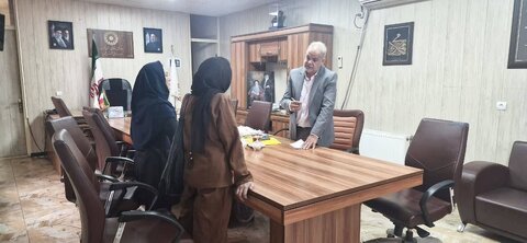 شهریار | تکریم ارباب‌رجوع و پیگیری بی‌واسطه مطالبات جامعه هدف؛ برپایی میز خدمت و ملاقات چهره‌به‌چهره رئیس اداره بهزیستی