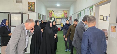 شهر قدس  | بازدید فرماندار قدس از مرکز توانبخشی «فرزندان آفتاب» به مناسبت روز جهانی کودک