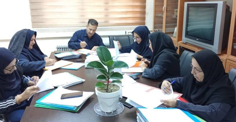 بررسی و ارزیابی پرونده‌های اشتغال‌زایی مددجویان در کمیته تخصصی بهزیستی ارومیه