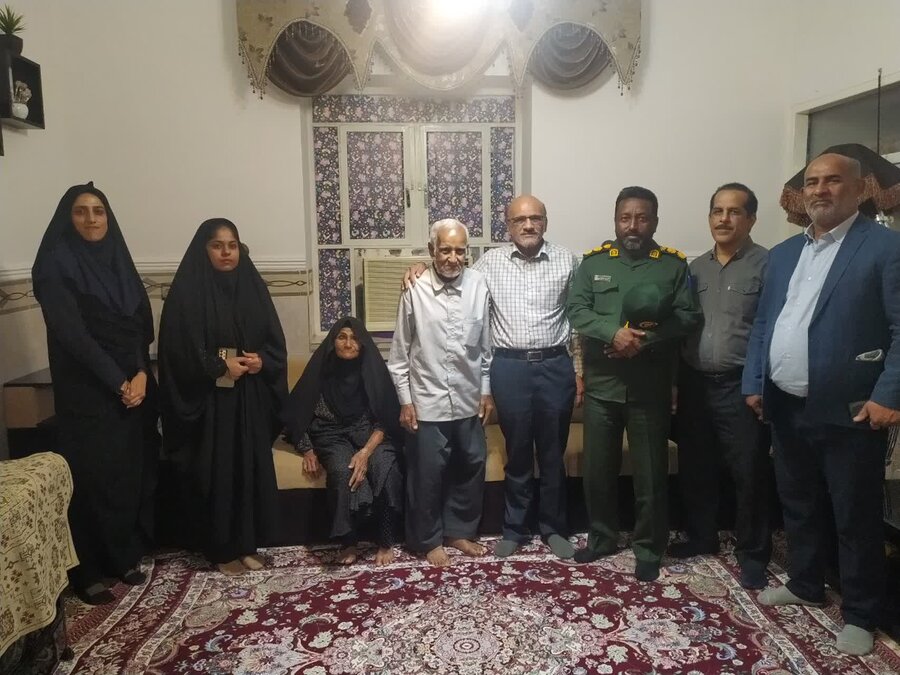 دیدار و تجلیل رییس بهزیستی شهرستان کهنوج از خانواده شهدا