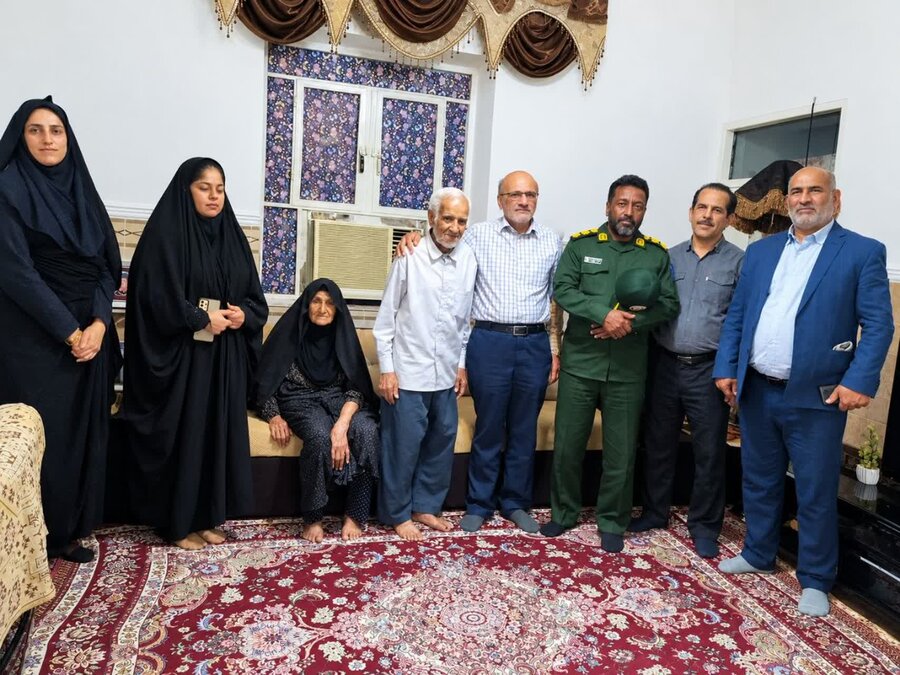 دیدار و تجلیل رییس بهزیستی شهرستان کهنوج از خانواده شهدا