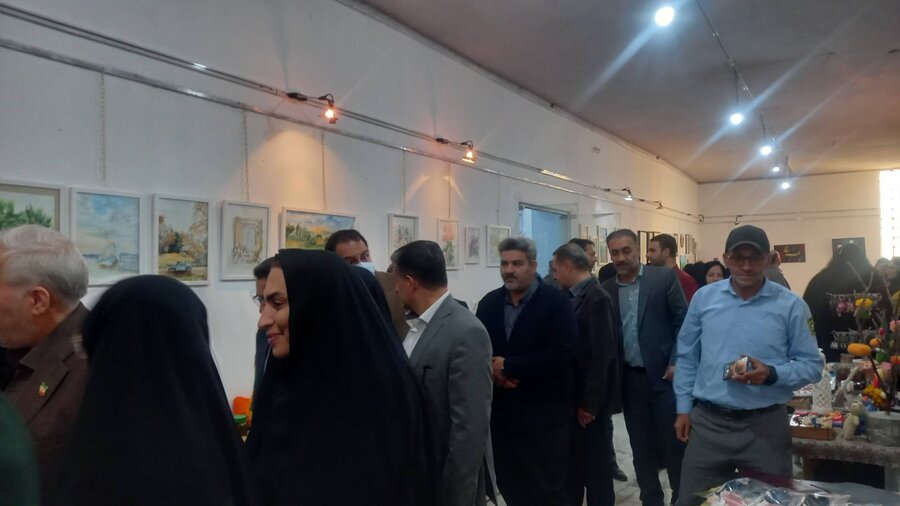 فیروزکوه | افتتاح نمایشگاه دستاوردها و توانمندی‌های مددجویان بهزیستی در هفته فرهنگی شهرستان