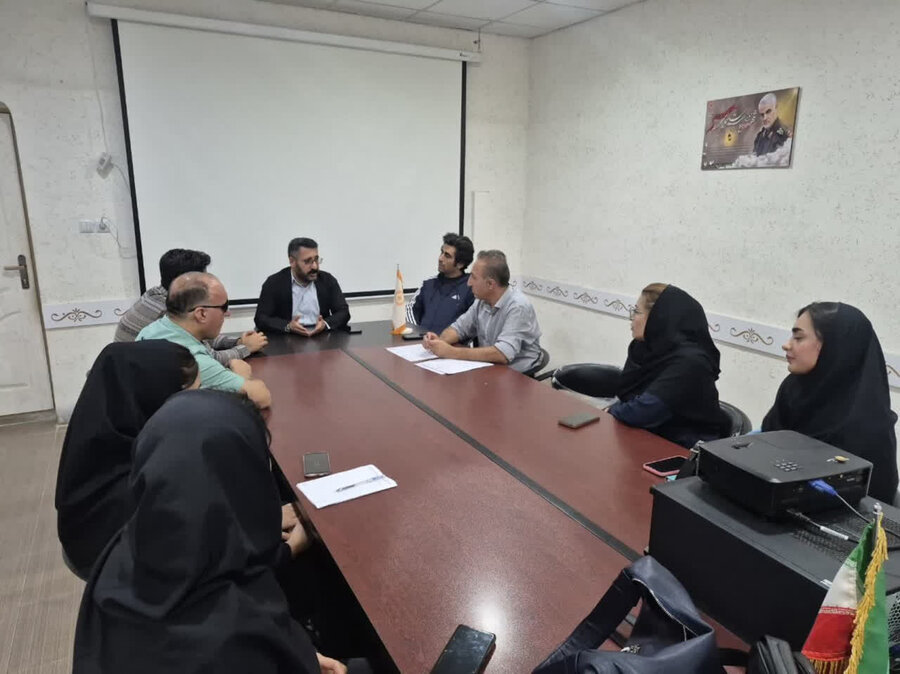 نشست هماهنگی برنامه‌های هفته نابینایان و پویش «محله روشن» در بانه برگزار شد