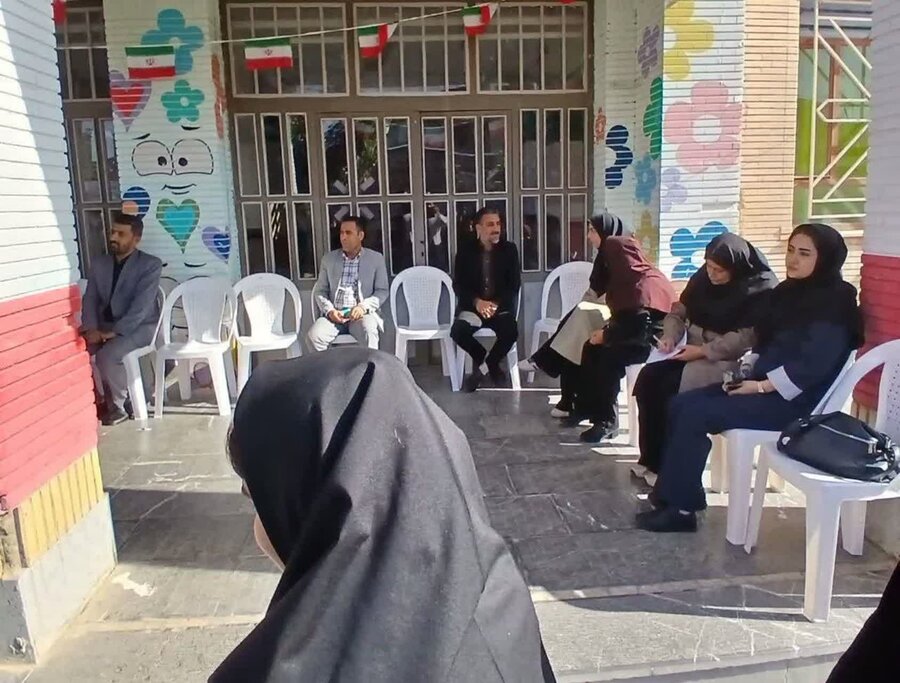 اجرای برنامه های آموزشی سلامت روان در مدارس تاکستان