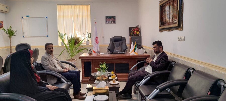 خنج | گامی استوار در مسیر تعالی نسل آینده؛دیدار صمیمانه معاون آموزش و پرورش با سرپرست اداره بهزیستی شهرستان با محوریت طرح «سلام محله»
